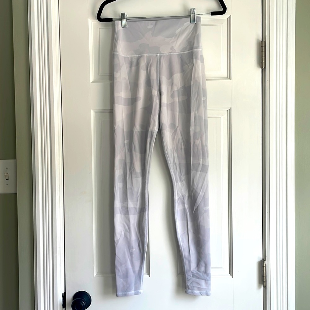 Alo Legging with light camo print